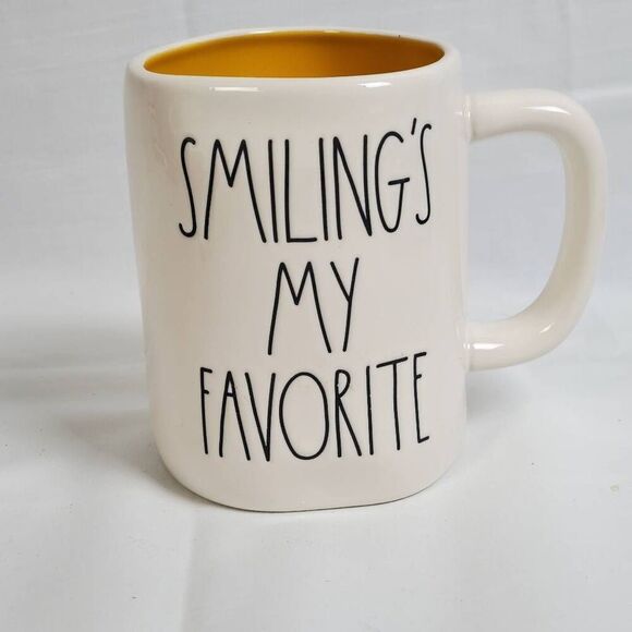 Rae Dunn “Smiling’s My Favorite” Mug Yellow Inside Buddy the Elf Holiday Christm - Picture 2 of 4